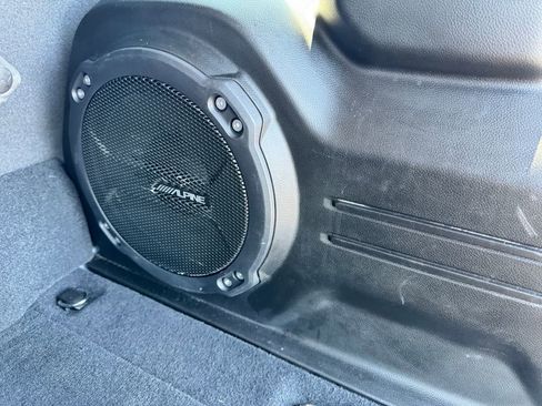 Used 2024 Jeep Wrangler High Altitude AWD/4WD image 19