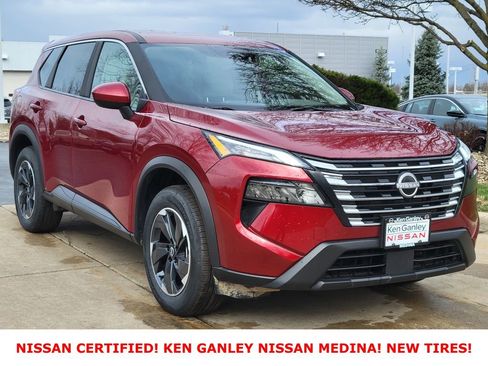 Certified 2025 Nissan Rogue SV image 1