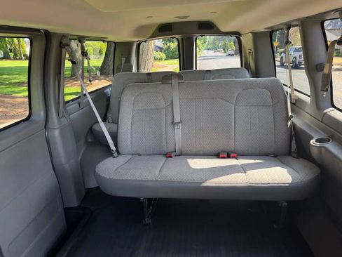 Used 2018 Chevrolet Express 2500 LS w/ Driver Convenience Package RWD image 16