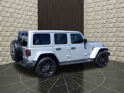 Certified 2024 Jeep Wrangler Unlimited Sahara w/ Technology Group AWD/4WD image 4