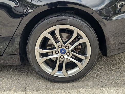 Used 2020 Ford Fusion SEL image 31