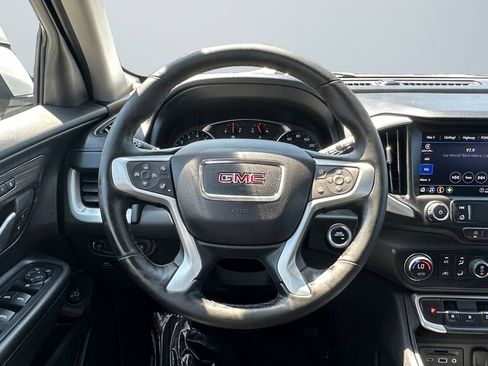 Used 2024 GMC Terrain SLT AWD/4WD image 12