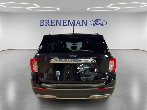 Used 2024 Ford Explorer XLT w/ Equipment Group 202A image 6