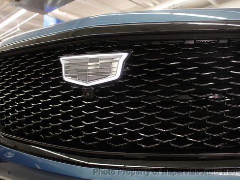 Used 2025 Cadillac Escalade ESV Sport Platinum w/ LPO, ONYX Package image 75