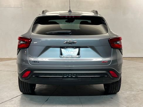 New 2026 Chevrolet Trax RS w/ Sunroof Package FWD image 5