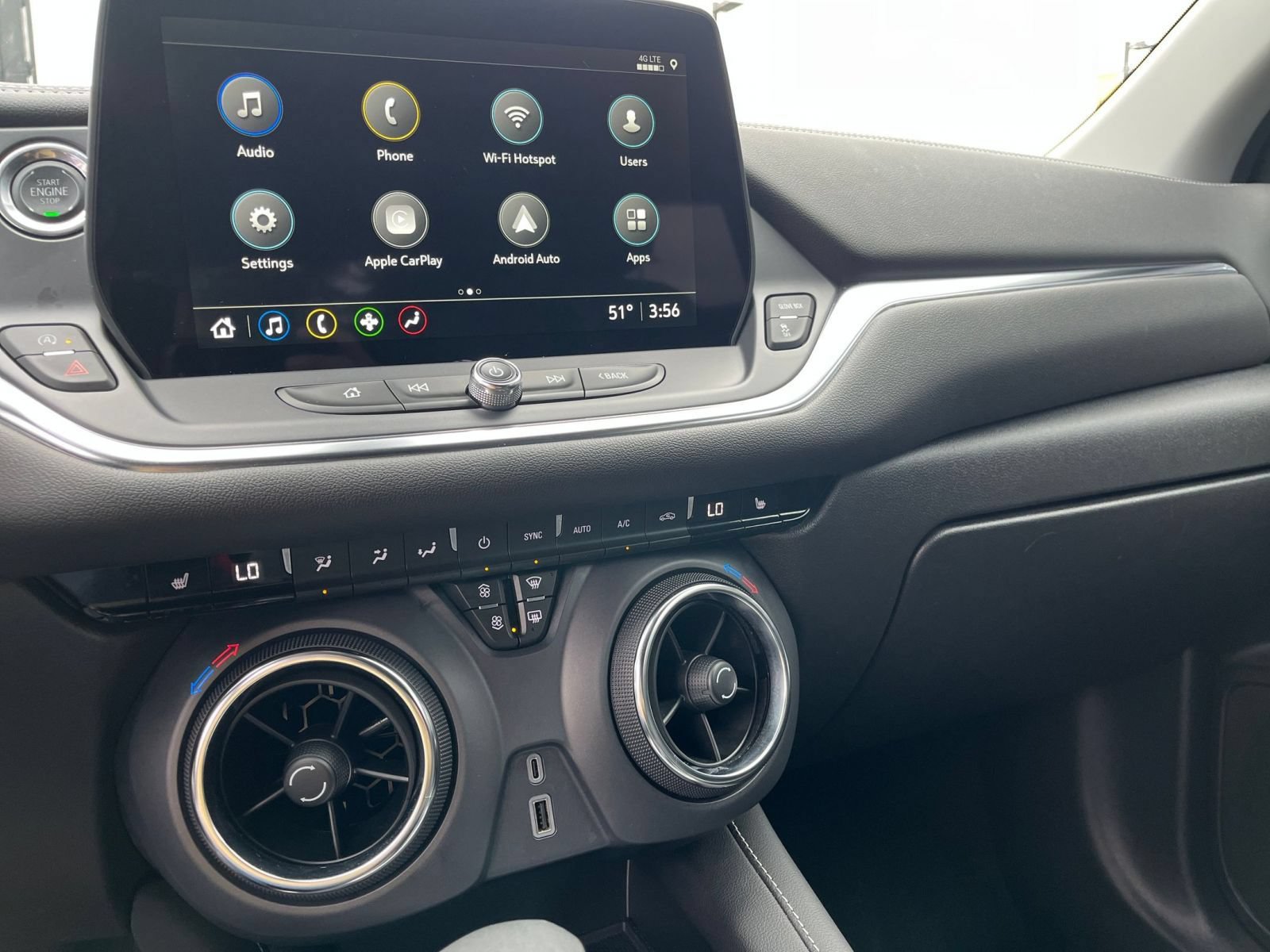 Used 2025 Chevrolet Blazer LT FWD image 19