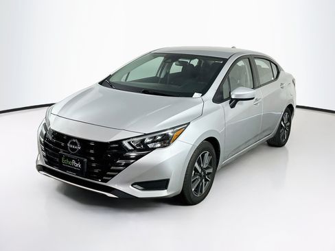 Used 2025 Nissan Versa SV FWD image 3