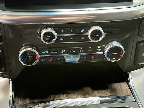 Used 2022 Ford F150 Lariat w/ Equipment Group 502A High AWD/4WD image 16