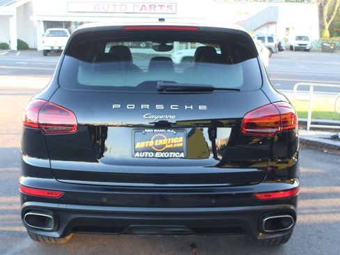 Used 2017 Porsche Cayenne Platinum Edition image 26