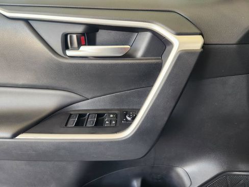 Used 2025 Toyota RAV4 XLE FWD image 24