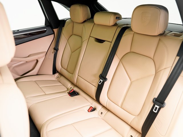 Certified 2026 Porsche Macan AWD/4WD image 27
