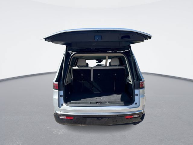 Used 2024 Jeep Wagoneer Series II w/ Flexible Seating Group RWD image 24