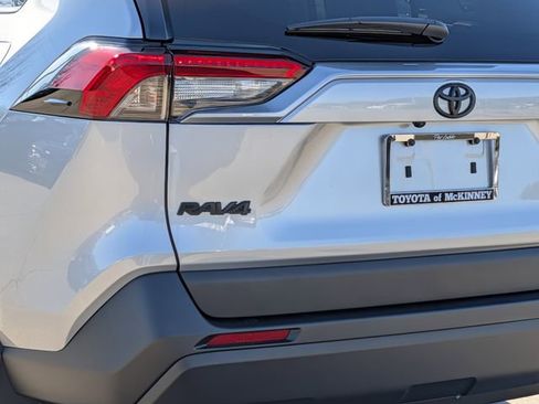 Used 2025 Toyota RAV4 XLE image 8