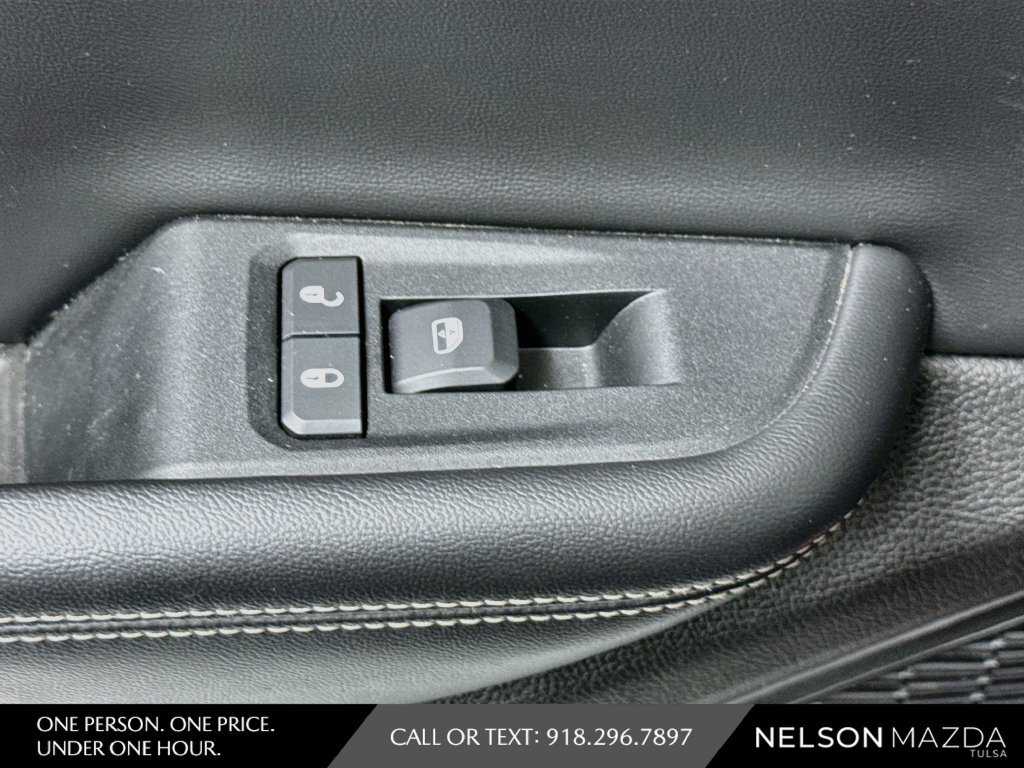 Used 2023 Jeep Grand Cherokee L Laredo AWD/4WD image 36