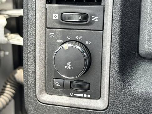 Used 2013 RAM 1500 Express RWD image 38