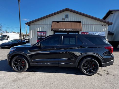 Used 2022 Ford Explorer ST w/ ST Street Pack AWD/4WD image 2