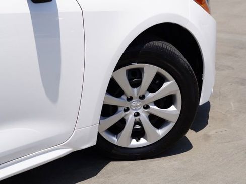 Used 2022 Toyota Corolla LE w/ Carpet Mat Package (TMS) FWD image 8