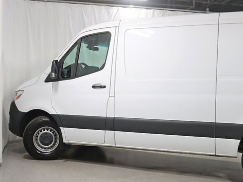 Used 2023 Mercedes-Benz Sprinter 2500 image 11