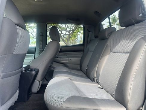 Used 2015 Toyota Tacoma PreRunner image 11