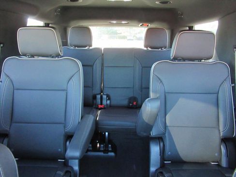 Used 2021 GMC Yukon SLT w/ SLT Luxury Package image 26