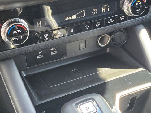 Used 2025 Mitsubishi Outlander SE image 28