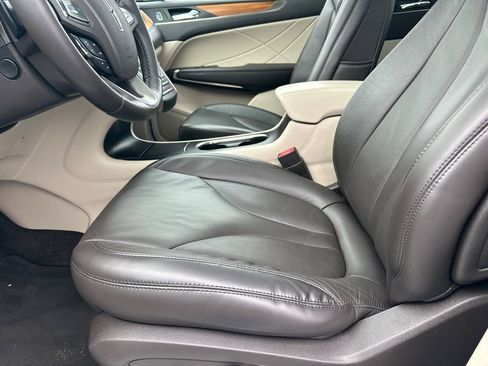 Used 2018 Lincoln MKC Select w/ Select Plus Package image 10