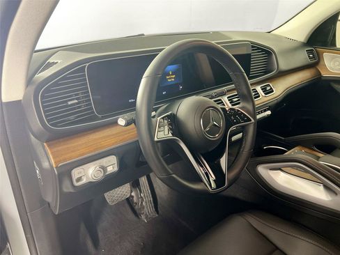 Certified 2024 Mercedes-Benz GLE 350 4MATIC image 10