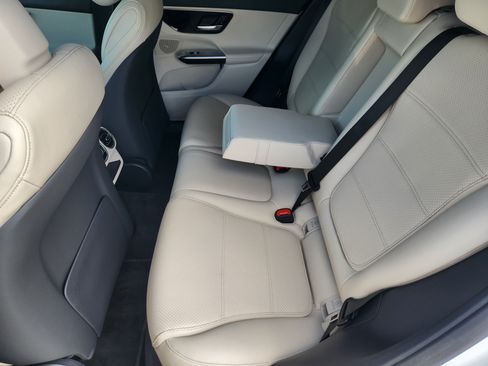 Used 2025 Mercedes-Benz GLC 300 image 30