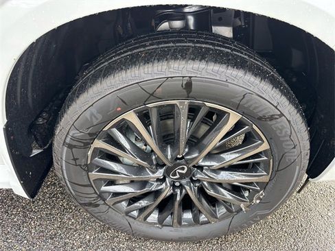 New 2026 INFINITI QX80 Autograph w/ Premium Cargo Package image 10
