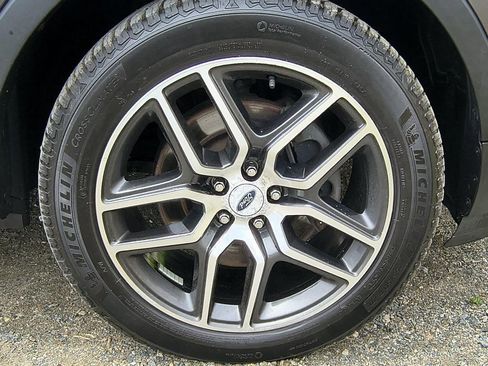 Used 2019 Ford Explorer Sport w/ Equipment Group 401A image 27