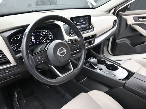 Used 2023 Nissan Rogue SV w/ SV Premium B Package image 17