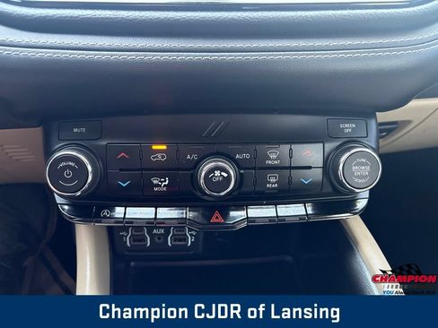 Used 2021 Dodge Durango SXT AWD/4WD image 29