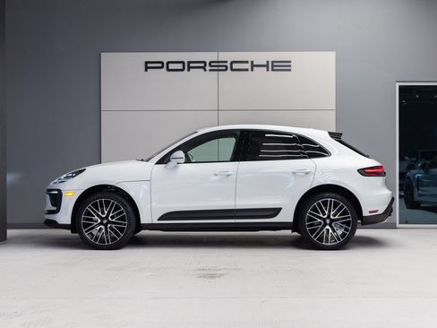 Certified 2026 Porsche Macan AWD/4WD image 2