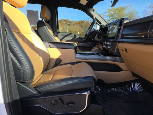 Used 2023 Ford F250 Lariat w/ Chrome Package image 20