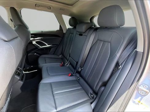 Used 2025 Audi Q5 Premium Plus w/ Premium Plus AWD/4WD image 28