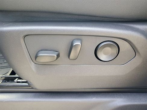 Used 2025 Chevrolet Silverado 1500 ZR2 image 17