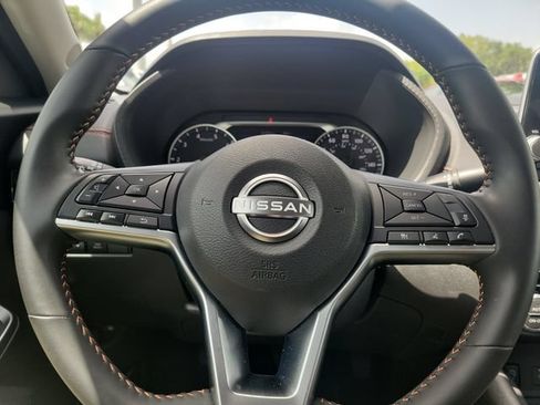 Used 2025 Nissan Sentra SR FWD image 19