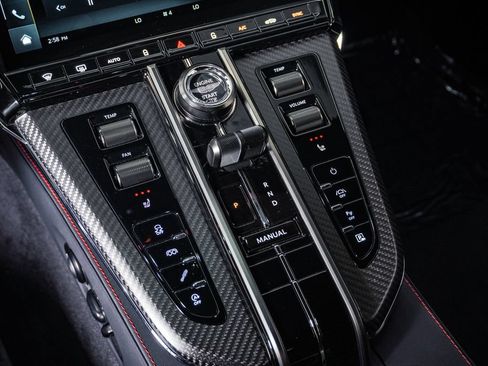 Used 2026 Aston Martin V8 Vantage S RWD image 29