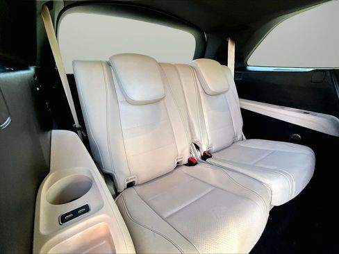 Used 2025 Mercedes-Benz GLS 450 4MATIC image 26
