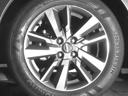 Used 2025 Nissan Versa SV image 12