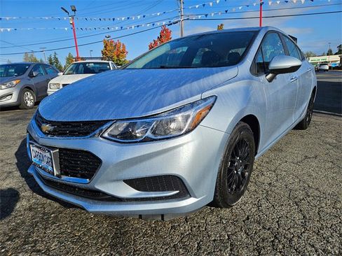 Used 2018 Chevrolet Cruze LS image 7