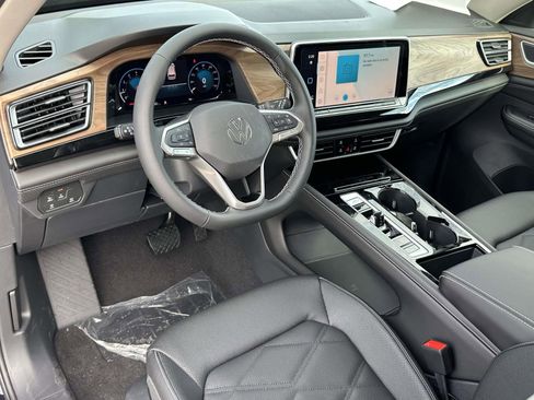 New 2026 Volkswagen Atlas SE image 10