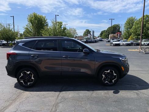 Used 2024 Kia Seltos EX AWD/4WD image 7