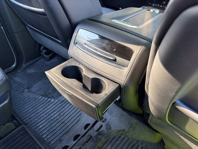 Used 2025 Cadillac Escalade ESV Luxury AWD/4WD image 28