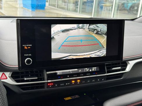 Used 2025 Toyota Sienna XSE w/ XSE Premium Package image 23