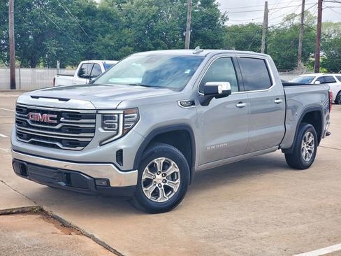 Used 2025 GMC Sierra 1500 SLT AWD/4WD image 31