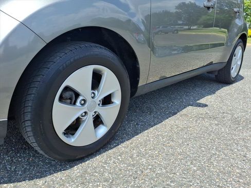 Used 2016 Kia Soul w/ Convenience Package FWD image 9