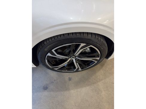Used 2025 Volvo S60 B5 Plus FWD image 24