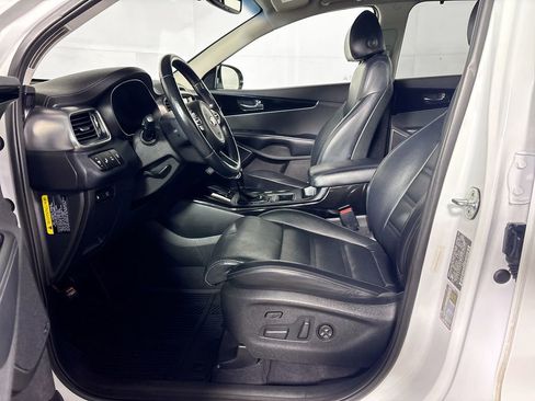 Used 2018 Kia Sorento SX image 11