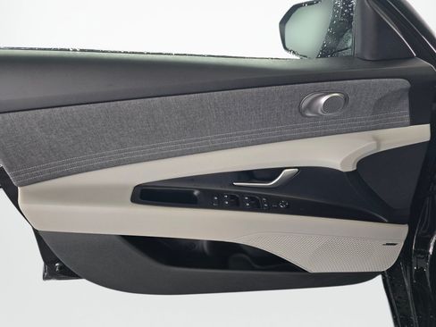 New 2026 Hyundai Elantra Limited FWD image 33